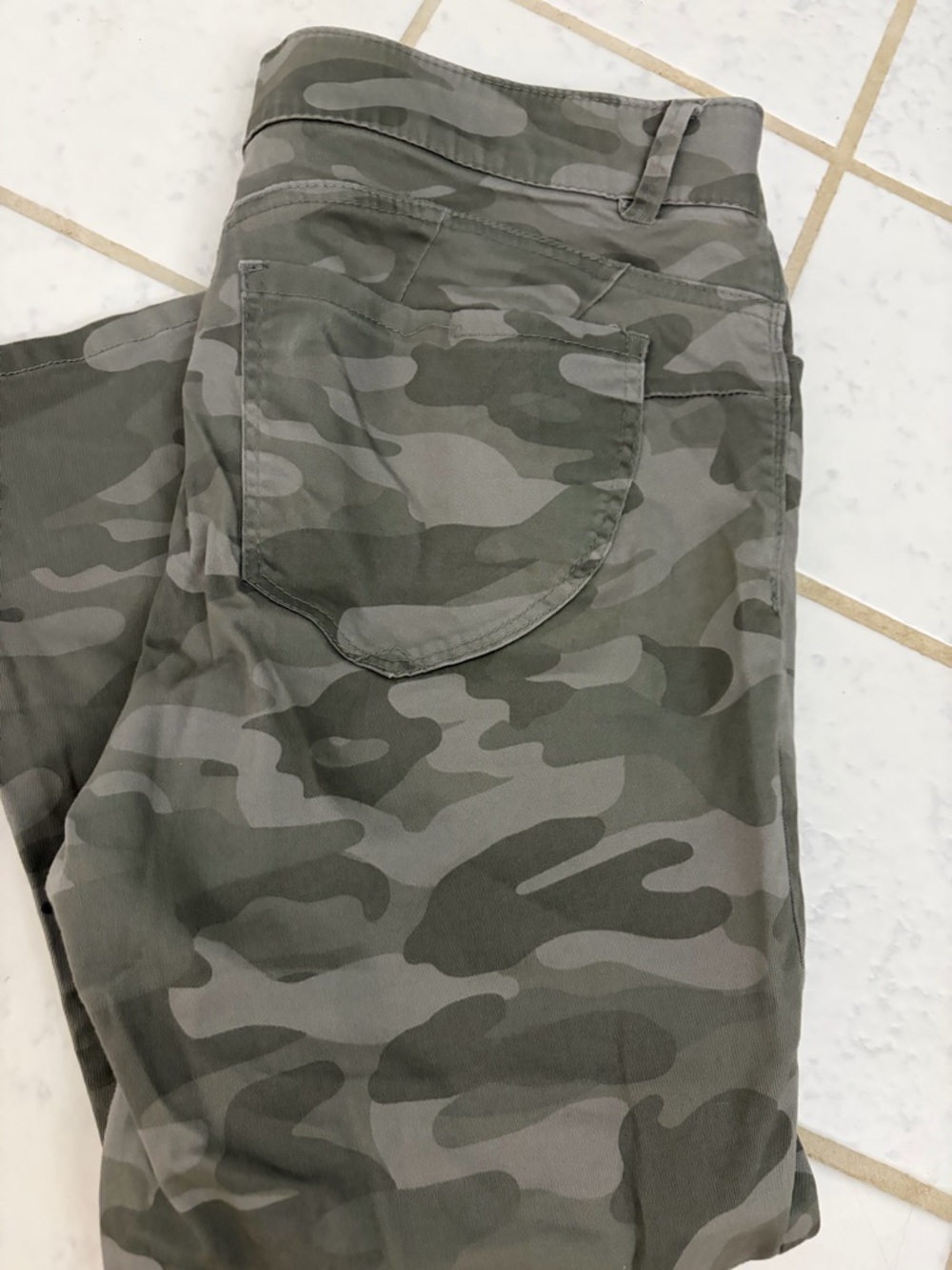 Democracy Olive Green Camo Ankle & Cropped Pants
